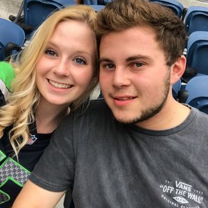 Meet your Posher, Alexxys